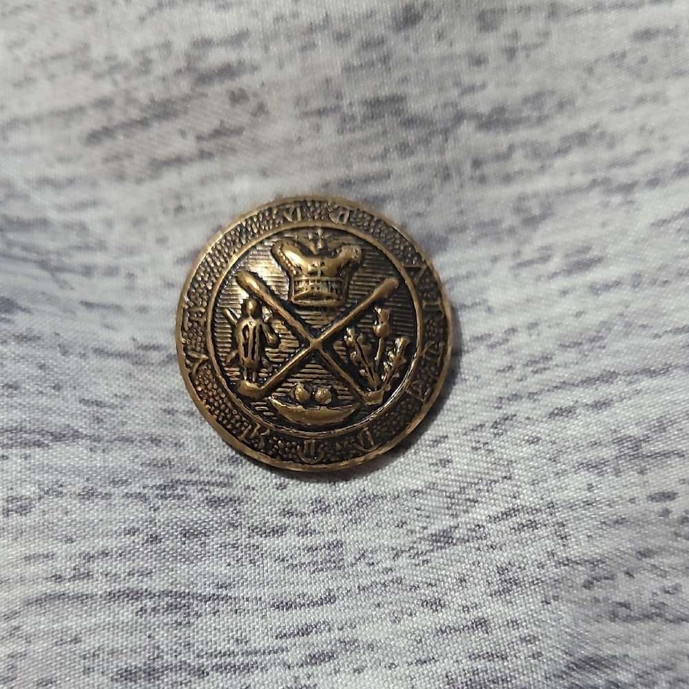 Brass Military Shank Button w Thistle Crown Clubs Crest.